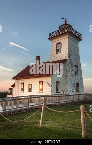 Wood Islands Lighthouse, Prince Edward Island, Kanada, bei Sonnenuntergang Stockfoto