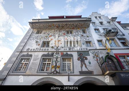 Fresko der Gildenhalle Pfistern am Kornmarkt - Luzern, Schweiz Stockfoto