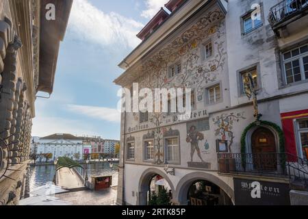 Fresko der Gildenhalle Pfistern am Kornmarkt - Luzern, Schweiz Stockfoto