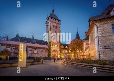 Schweizerisches Nationalmuseum bei Nacht - Zürich, Schweiz Stockfoto