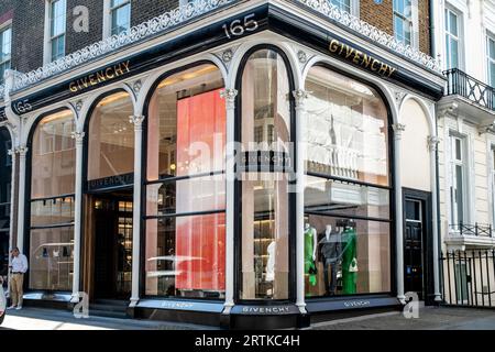 The Givenchy Luxury Fashion Store, New Bond Street, London, Großbritannien. Stockfoto