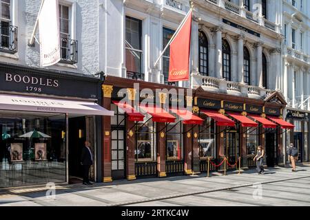 The Cartier and Boodles Jewellery Stores, London, New Bond Street, London, Großbritannien. Stockfoto