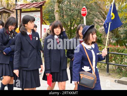 Matsubara-dori - die Haupteinkaufsstraße, die nach Kiyomizu Dera, Kyoto JP führt Stockfoto