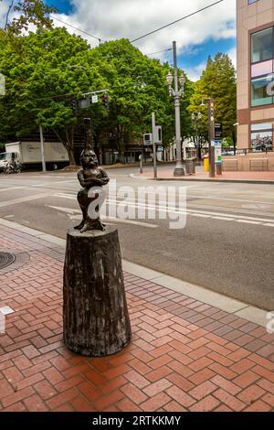 Kleine Skulptur auf dem Bürgersteig in der Innenstadt von Portland, Oregon Stockfoto