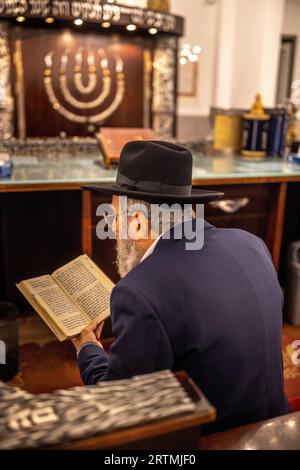 Shiva betrauert in der Synagoge Centre communautaire Rachi, Saint-Mand, Frankreich Stockfoto