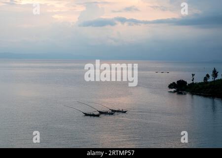 Fischerboote auf dem Kivu-See, Karongi, Ruanda Stockfoto