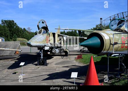 Auf dem Gelände des VLP Rothenburg / Görlitz befindet sich das Luftfahrtmuseum des Luftfahrttechnischen Museumsvereins Rothenburg e.V. Die Sammlung um Stockfoto