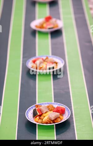 Iftar (Ramadan-Abendessen, das das Tagesfasten bricht) in der Saigon-Moschee. Vietnam. Stockfoto