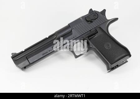 Produktbilder der IMI Magnum Research Desert Eagle Pistole im Kaliber .357 Magnum Stockfoto