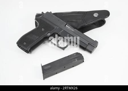 Produktbilder der Sig sauer P226 Pistole im Kaliber 9 mm Stockfoto