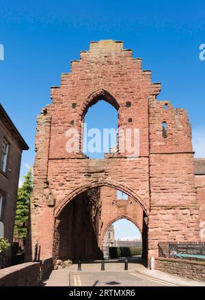 Eintritt zu den Ruinen von Arbroath Abbey, Schottland, Großbritannien Stockfoto