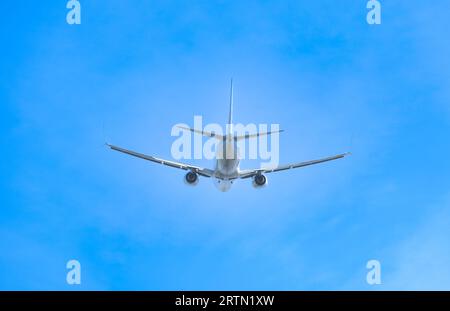 TUI Airways Boeing 737, Abfahrt auf dem Weg mit Urlaubern in den Urlaub Stockfoto