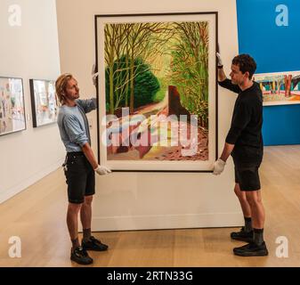 London, Großbritannien. September 2023. Die Ankunft von Spring Est £ 80.000-120.000 Phillips' London wird David Hockney, einen der einflussreichsten britischen Künstler des 20. Und 21. Jahrhunderts, mit einer Ausstellung feiern, die ab dem 14-21. September im Vorfeld des Verkaufs am 21. September 30 am Berkeley Square für die Öffentlichkeit zugänglich ist. Quelle: Paul Quezada-Neiman/Alamy Live News Stockfoto