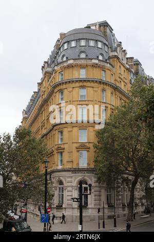 Außenansicht des Corinthia Whitehall Place, London UK September 2023 Stockfoto