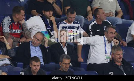 Duisburg, Deutschland. 25. August 2023. firo: 25.08.2023, Fußball, 3. Liga, 3. Bundesliga, Saison 2023/2024, MSV Duisburg - SSV Ulm 1846 1:1 Enttäuschung über die Tribüne, MSV-Präsident Ingo WALD und Geschäftsführer Peter MOHNHAUPT, Right Credit: dpa/Alamy Live News Stockfoto