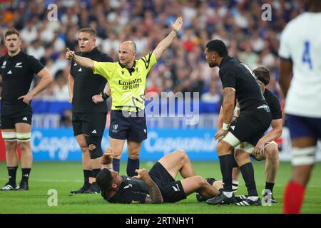 Paris, Frankreich. September 2023. Schiedsrichter Jaco Peyper während des Spiels der Rugby-Weltmeisterschaft 2023 in Stade de France, Paris. Das Bild sollte lauten: Paul Thomas/Sportimage Credit: Sportimage Ltd/Alamy Live News Stockfoto