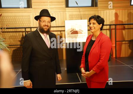 Rabbiner Yehuda Teichtal Empfang jüdisches Neujahrsfest Rosch Haschana, am 13.09.2023 in Berlin, Jüdische Gemeinde Chabad Lubawitsch, Deutschland *** Rabbi Yehuda Teichtal Empfang jüdisches Neujahr Rosch Haschanah, am 13. 09 2023 in Berlin, Jüdische Gemeinde Chabad Lubavitch, Deutschland Stockfoto