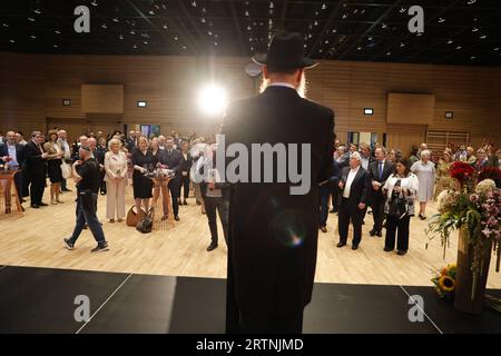 Regierender Bürgermeister Kai Wegner, Rabbiner Yehuda Teichtal Empfang jüdisches Neujahrsfest Rosch Haschana, am 13.09.2023 in Berlin, Jüdische Gemeinde Chabad Lubawitsch, Deutschland *** Regierender Bürgermeister Kai Wegner, Rabbi Yehuda Teichtal Empfang jüdisches Neujahr Rosch Haschanah, am 13 09 2023 in Berlin, Jüdische Gemeinde Chabad Lubavitch, Deutschland Stockfoto