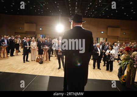 Regierender Bürgermeister Kai Wegner, Rabbiner Yehuda Teichtal Empfang jüdisches Neujahrsfest Rosch Haschana, am 13.09.2023 in Berlin, Jüdische Gemeinde Chabad Lubawitsch, Deutschland *** Regierender Bürgermeister Kai Wegner, Rabbi Yehuda Teichtal Empfang jüdisches Neujahr Rosch Haschanah, am 13 09 2023 in Berlin, Jüdische Gemeinde Chabad Lubavitch, Deutschland Stockfoto