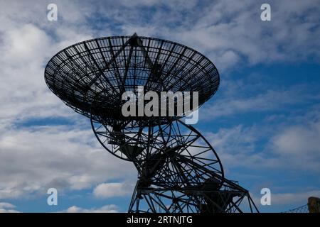 Das One Mile Telescope am Mullard Radio Astronomy Observatory, Harlton, Cambridgeshire, Großbritannien Stockfoto