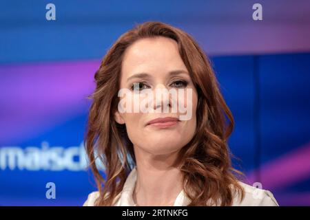 20 Jahre Sandra Maischberger am 23. Mai 2023 aus Köln zum Thema: Deutschland, der kranke Mann Europas und Gegenoffensive der Ukraine. Im Bild Florence Gaub Forschungsdirektorin am NATO Defense College. Die Gäste diskutieren die wirtschaftlichen Probleme, die hohe Inflation und die steigende Arbeitslosenzahlen in Deutschland. WEITERE Themen waren Aiwanger und die Gegenoffensive der Ukraine im Krieg gegen Russland. Köln Nordrhein-Westfalen Deutschland *** 20 Jahre Sandra Maischberger am 23. Mai 2023 aus Köln zum Thema Deutschland, der kranke Mann Europas und Gegenoffensive der Ukraine I. Stockfoto