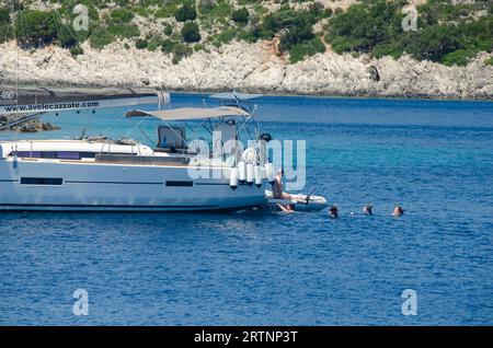 SUP paddeln im Ionischen Meer, Griechenland Stockfoto