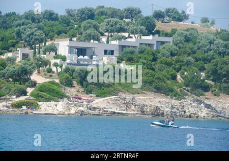 SUP paddeln im Ionischen Meer, Griechenland Stockfoto