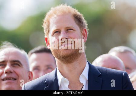 Düsseldorf, Deutschland. September 2023. Prinz Harry, Duke of Sussex, nimmt an einem Treffen mit NATO-Vertretern am Rande der 6. Invictus-Spiele in der Merkur Spiel Arena Teil. Quelle: Rolf Vennenbernd/dpa/Alamy Live News Stockfoto