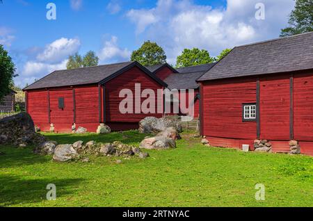 Stensjö by ist ein Dorf und Kulturreservat in Smaland bei Oskarshamn, Kalmar län, Schweden, das im frühen 19. Jahrhundert erhalten wurde. Stockfoto