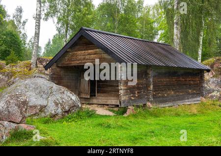 Stensjö by ist ein Dorf und Kulturreservat in Smaland bei Oskarshamn, Kalmar län, Schweden, das im frühen 19. Jahrhundert erhalten wurde. Stockfoto