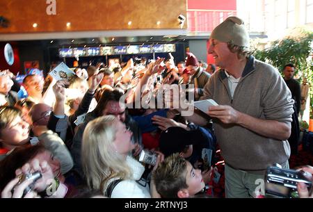 Zwerge Film 09.11.2006, Chemnitz,Kultur, Schauspieler, Film, Kino CineStar, Promotion des Filmes 7 Zwerge- der Wald ist nicht genug, Zwerg Bubi/Otto Waalkes Chemnitz Sachsen BRD *** Zwergenfilm 09 11 2006, Chemnitz,Kultur, Schauspieler, Film, Kino CineStar, Förderung des Films 7 Zwerge der Wald ist nicht genug, Zwergbubi Otto Waalkes Chemnitz Sachsen BRD Stockfoto