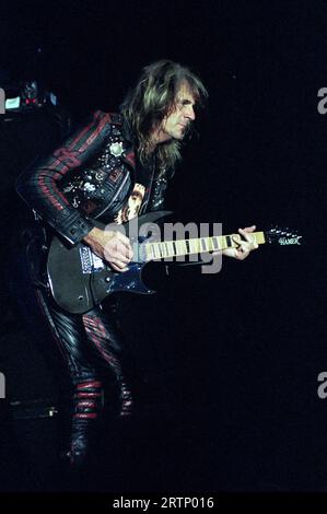 Mailand Italien 2001-06-09: Glenn Tipton Gitarrist der Judas Priest Gruppe im Palalido während des Festivals Gods of Metal 2001 Stockfoto