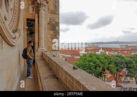 Portugal, Lissabon, die Kathedrale von Santa Maria Major, oft auch Kathedrale von Lissabon oder einfach die SE (SE de Lisboa) genannt, ist eine römisch-katholische Kathedrale Stockfoto