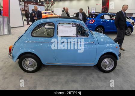 Detroit, Michigan, USA. September 2023. Der 1962 Fiat 500F ist auf der North American International Auto Show zu sehen. Quelle: Jim West/Alamy Live News Stockfoto