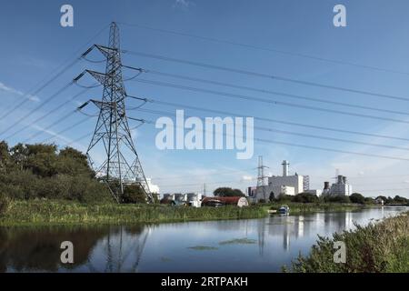 Das 350 Millionen Pfund teure, 840 MW schwere Gaskraftwerk Keadby 2 neben dem Stainforth & Keadby Canal in North Lincolnshire, Großbritannien. Stockfoto