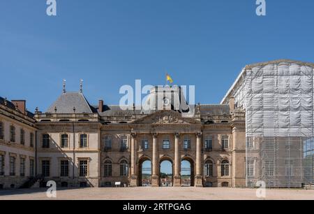 Luneville, Frankreich - 09 02 2023: Blick auf die Burg Luneville vom Hof Stockfoto