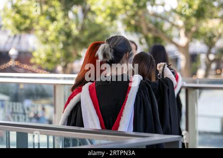 London, Großbritannien. September 2023. Absolventen des Royal College of Art feiern ihren Abschluss im Southbank Centre London UK Student Visa Credit: Ian Davidson/Alamy Live News Stockfoto