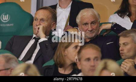 Wolfsburg, Deutschland. September 2023. firo: 09.09.2023 Fußball, Männer-Nationalmannschaft 2023/2024, Testspiel Deutschland - Japan 1:4 DFB-Vizepräsident Hans-Joachim Watzke und Rudi Voller auf der Tribüne Credit: dpa/Alamy Live News Stockfoto