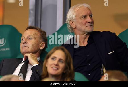 Wolfsburg, Deutschland. September 2023. firo: 09.09.2023 Fußball, Männer-Nationalmannschaft 2023/2024, Testspiel Deutschland - Japan 1:4 DFB-Vizepräsident Hans-Joachim Watzke und Rudi Voller auf der Tribüne Credit: dpa/Alamy Live News Stockfoto