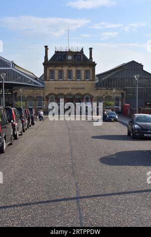 Eingang zum Bahnhof Preston am Fishergate. Stockfoto