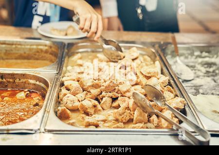 Essen für die arme Gesellschaft des Teilens. Wir teilen uns in der Gesellschaft. Hochwertige Fotos Stockfoto