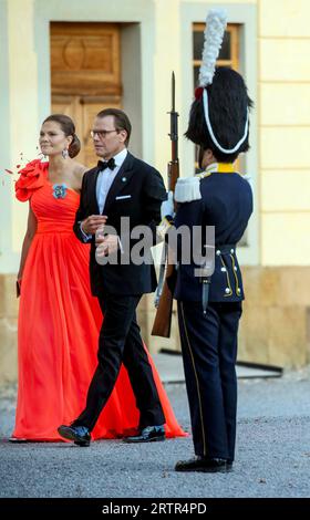 Gemeinde Ekero, Schweden. September 2023. Kronprinzessin Victoria und Prinz Daniel von Schweden kommen am 14. September 2023 im Drottningholm Palace Theatre in Lovön an, um an der Jubiläumsaufführung der Königlich Schwedischen Oper zu Ehren von HM zu teilnehmen Stockfoto