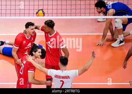 Rom, Italien. September 2023. Frankreich Spieler feiern während des CEV EuroVolley Männer Halbfinales 2023 zwischen Italien und Frankreich im Palazzetto dello Sport in Rom (Italien), 14. September 2023. Quelle: Insidefoto di andrea staccioli/Alamy Live News Stockfoto