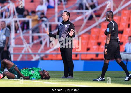 Mendoza, Argentinien. Mai 2023. Estadio Malvinas Argentinas Mendoza, Argentinien - 21. Mai: Cheftrainer der Dominikanischen Republik Walter Benitez (C) zeigt beim Spiel der FIFA U-20-Weltmeisterschaft Argentinien 2023 Gruppe D zwischen Nigeria und der Dominikanischen Republik im Estadio Malvinas Argentinas am 21. Mai 2023 in Mendoza, Argentinien. (Foto von SPP) (Eurasia Sport Images/SPP) Credit: SPP Sport Press Photo. Alamy Live News Stockfoto