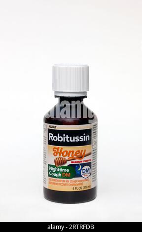 Robitussin Night Time Husting DM Medizin, Honiggeschmack, enthält Hustenunterdrückungsmittel und Antihistaminikum. Stockfoto