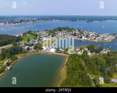 Juniper Point und Winter Island im Sommer im historischen Viertel Salem Neck mit der Mündung des Danvers River zum Beverly Harbor auf der Rückseite, City of Stockfoto