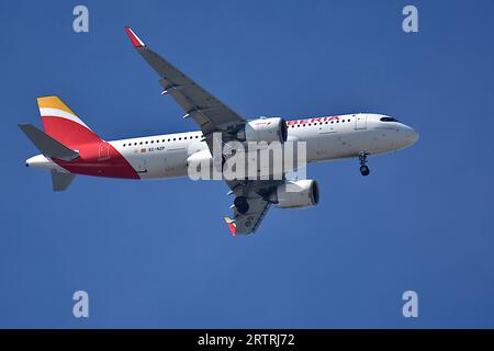 Marseille, Frankreich. September 2023. Ein Flugzeug aus Iberia kommt am Flughafen Marseille Provence an. (Credit Image: © Gerard Bottino/SOPA Images via ZUMA Press Wire) NUR REDAKTIONELLE VERWENDUNG! Nicht für kommerzielle ZWECKE! Stockfoto