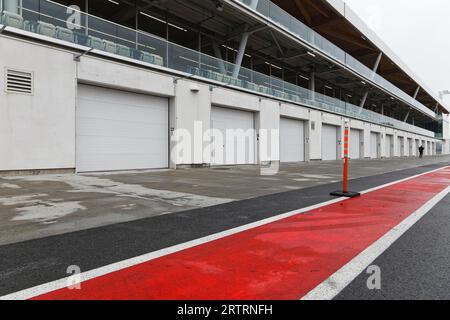 F1 Rennplatz, Paddock, Garagen in der Pitlane, Montreal, Provinz Quebec, Kanada Stockfoto