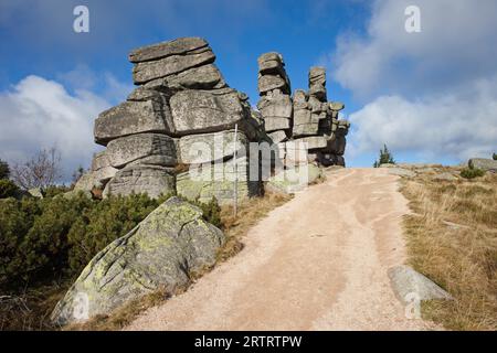 Drei Ferkel (Polnisch Trzy Swinki) oder drei kleine Schweine Granitfelsen in Karkonosze, Krkonose, Sudetes, Schlesien, Polen und Tschechien Stockfoto