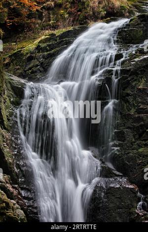 Kamienczyk Wasserfall (Polnisch: Wodospad Kamienczyka), Karkonoski Nationalpark, Karkonosze Berge, Polen Stockfoto